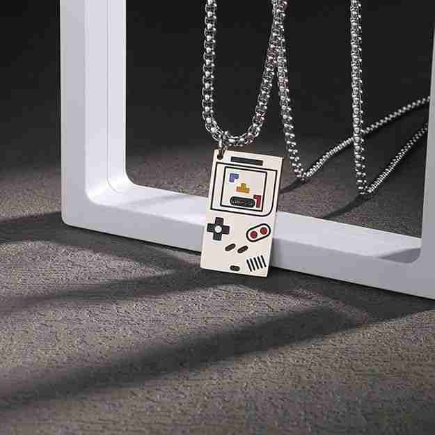 629289-MLV83326853664_042025 Collar De Acero Game Boy Clasico