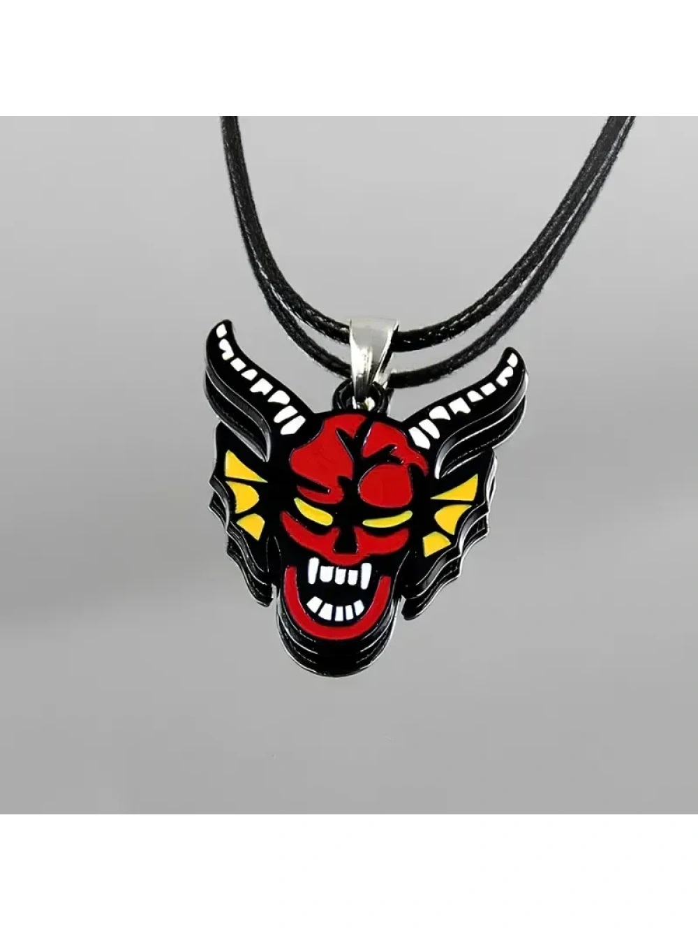 Collar Craneo Hellfire Club Stranger Things