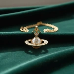Collar Dorado Saturno Perlado Nana Vivienne Westwood